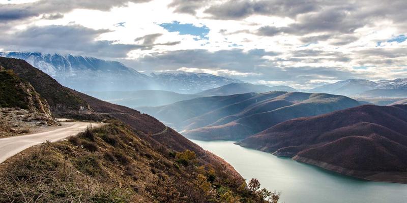 从纤维到安眠：揭秘RRS床品的可持续供应链与环保承诺，重塑时尚家居装饰新美学