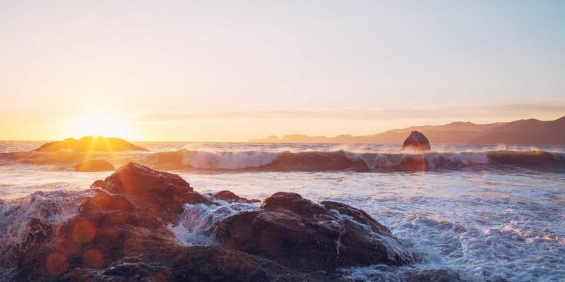 科技面料床品与卧室软装搭配指南：用RRS床上用品打造高级感睡眠空间